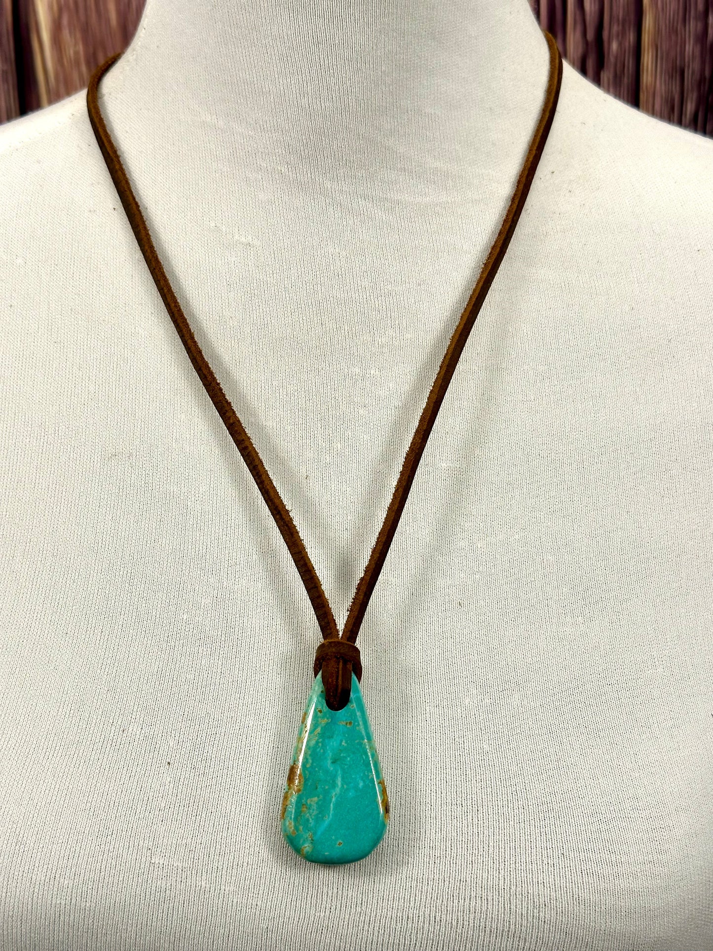 Adjustable Leather Kingman Slab Necklace