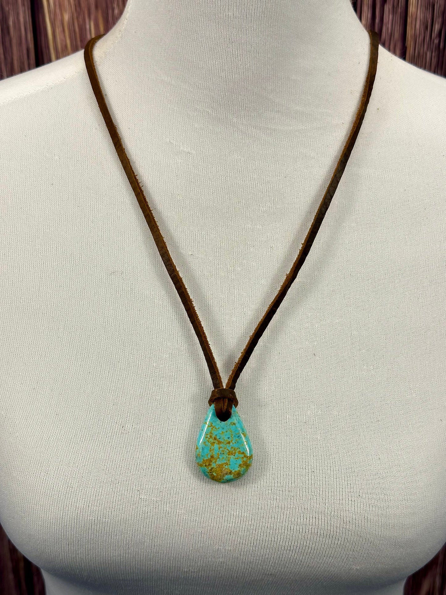 Adjustable Leather Kingman Slab Necklace