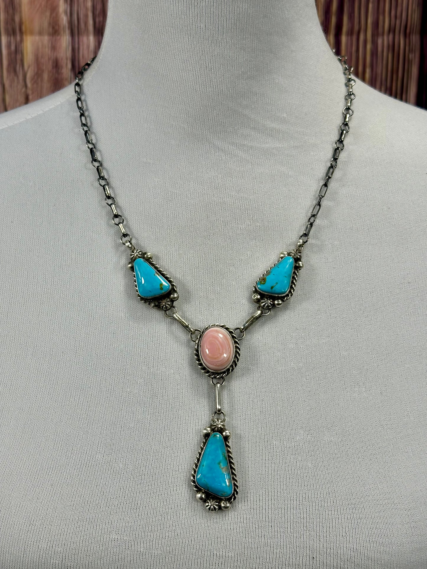 Kingman Turquoise & Pink Conch Lariat & Earrings Set