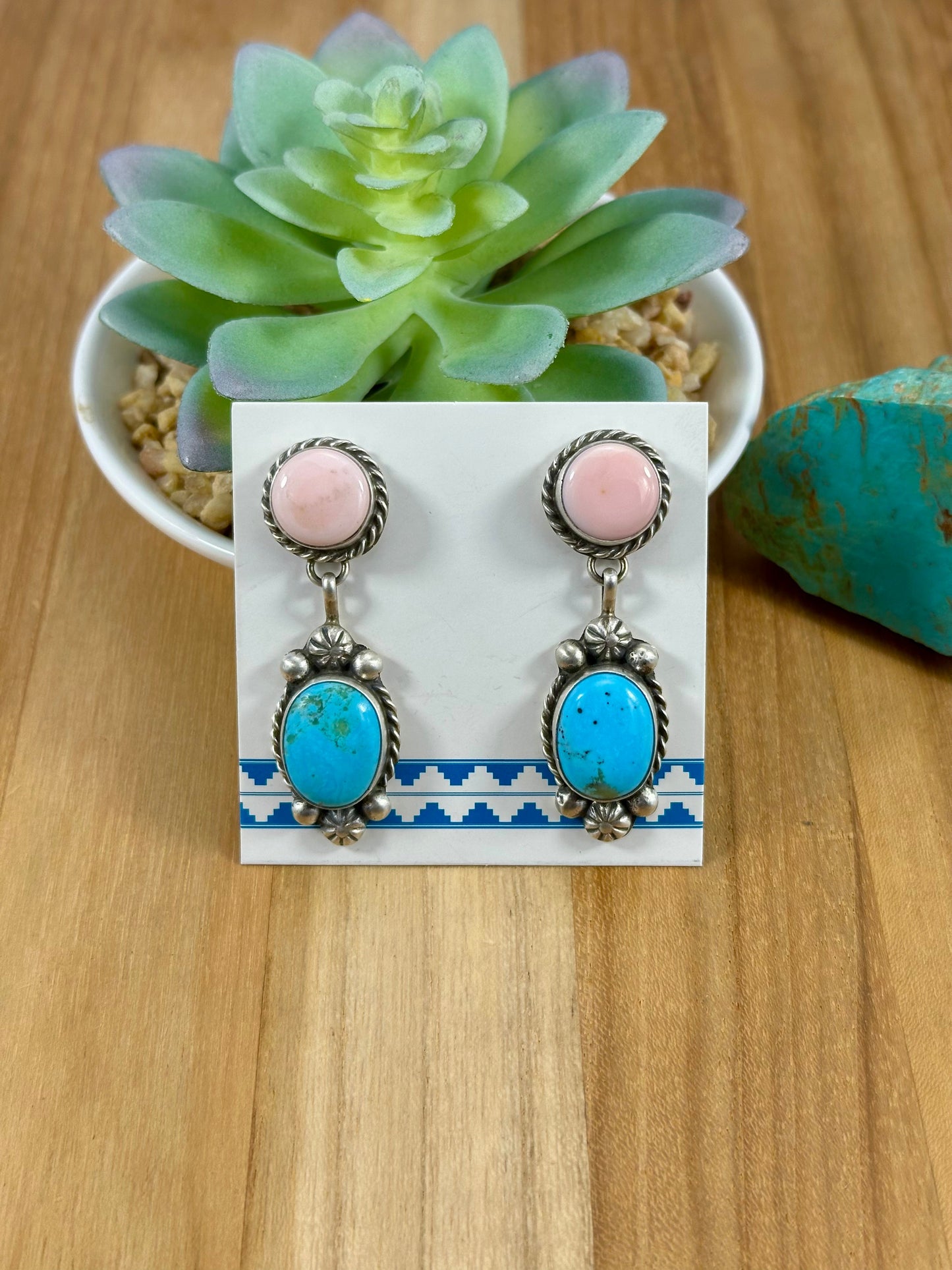 Kingman Turquoise and Pink Conch Mini Lariat Necklace Set