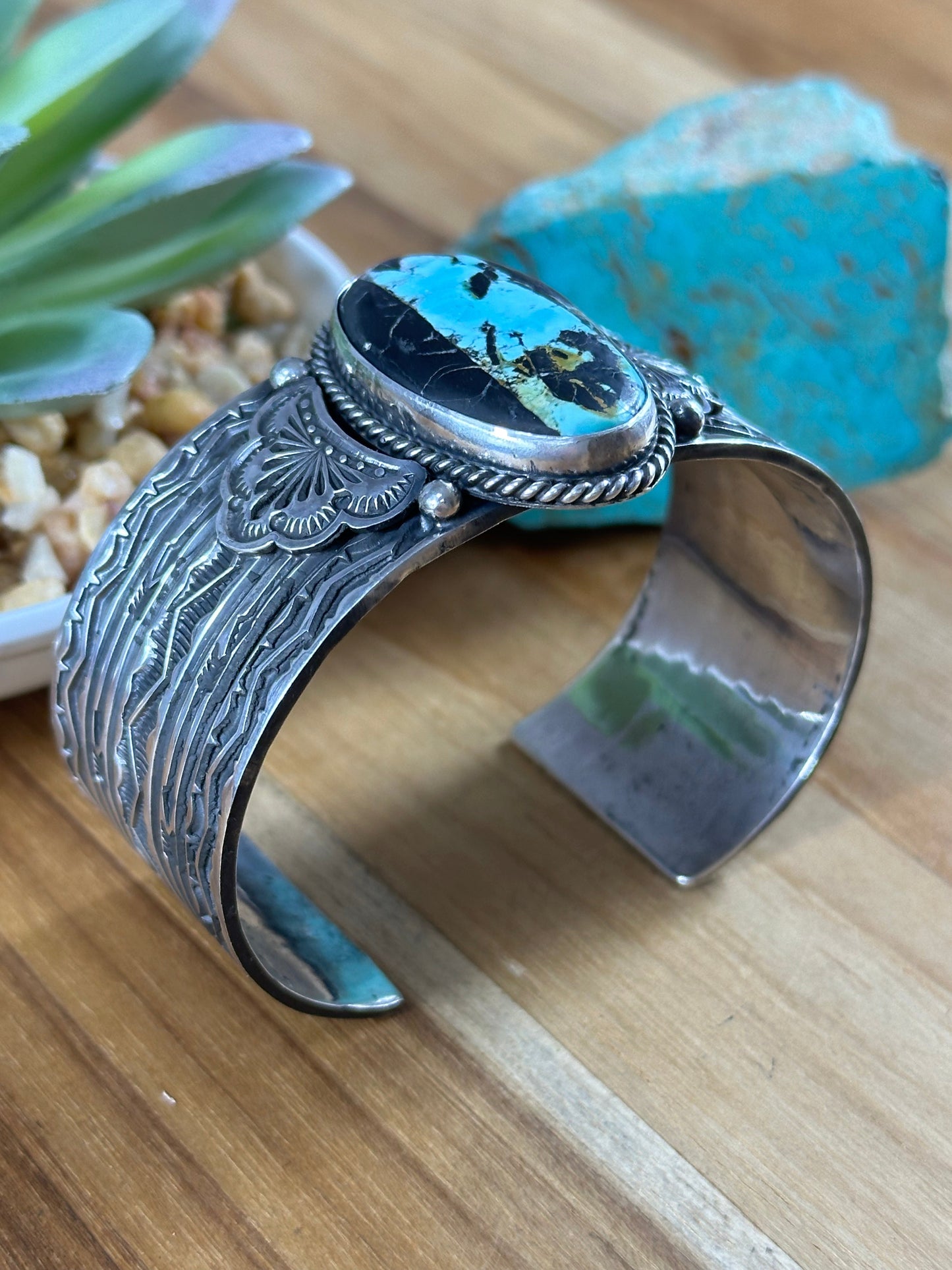 Sunshine Blackjack Oval Cuff