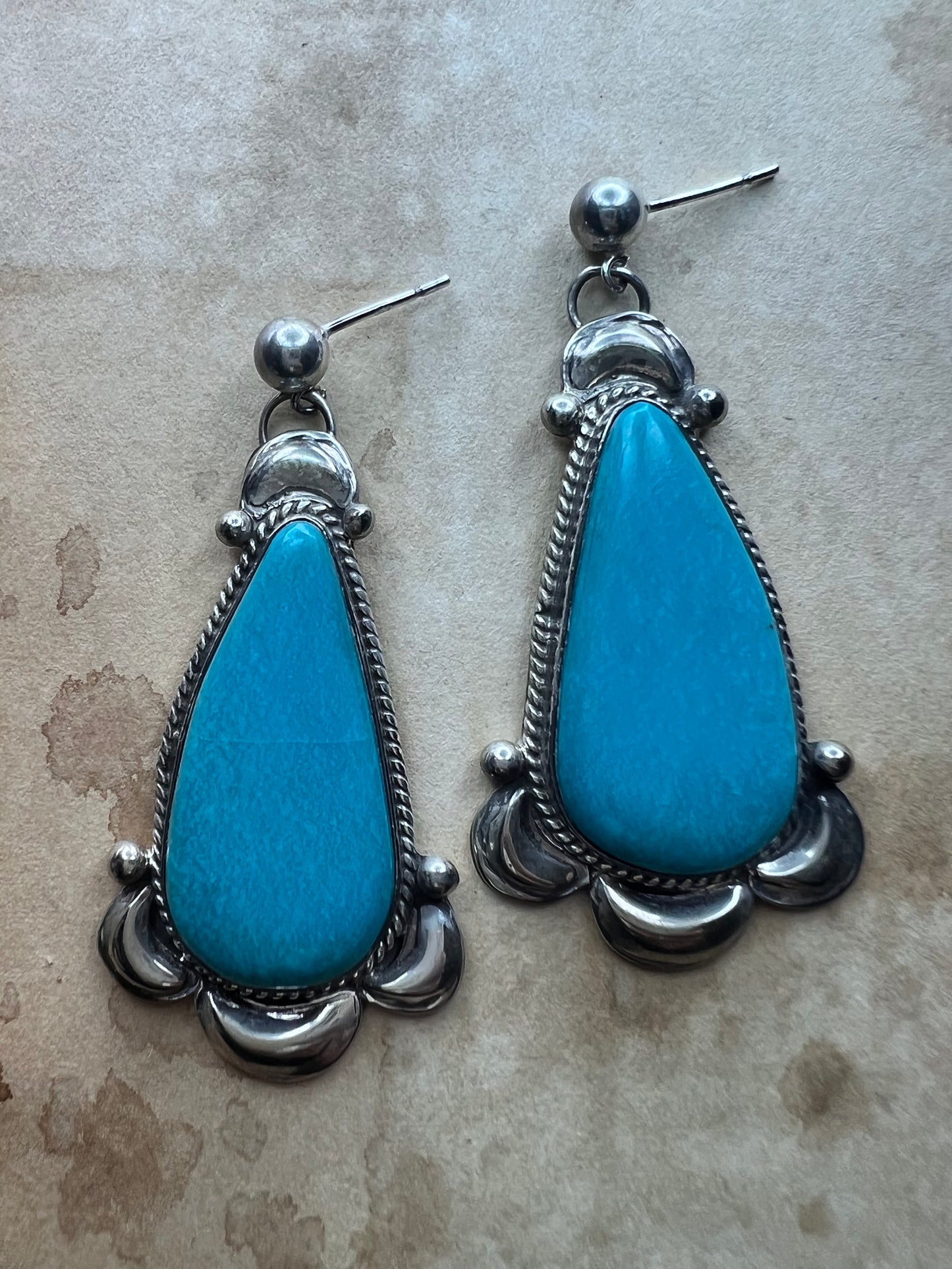 Kingman Turquoise Old Style Earrings