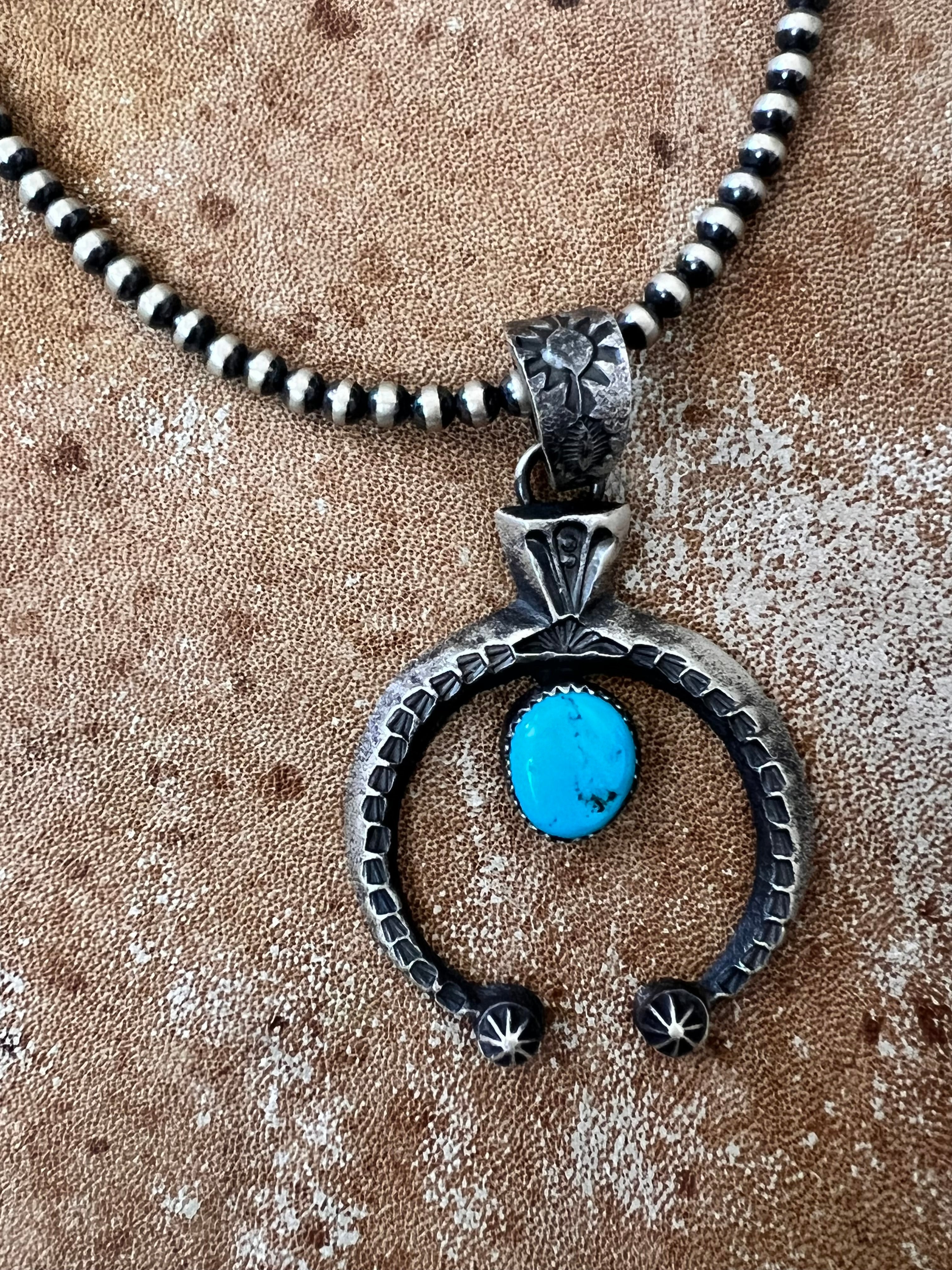 Naja Pendant